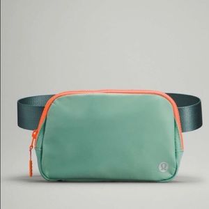 Lululemon Everywhere Belt Bag 1l